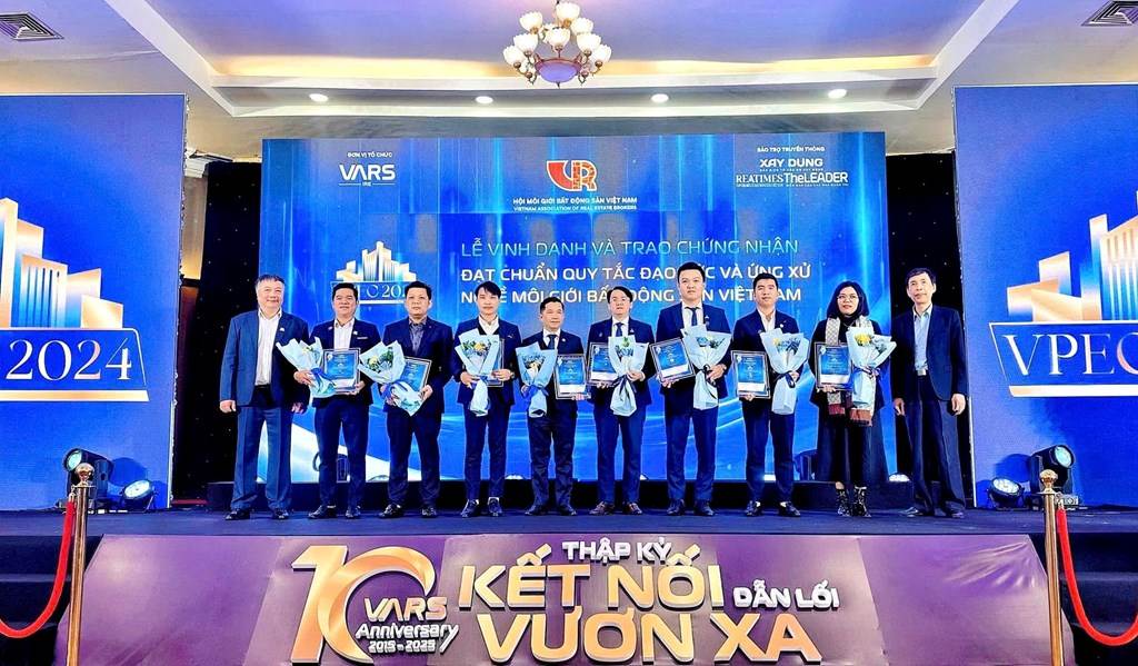 AI NEWS - Nền tảng tin tức chứng khoán