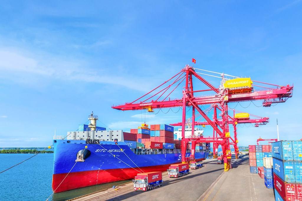 Đội Tàu Container Và Tàu Chở Ôtô Hai Nhiên Liệu Đạt 400 Chiếc