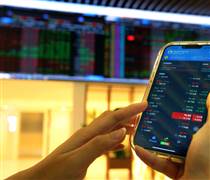 VN-Index đảo chiều tăng điểm cuối phiên sáng 19/5