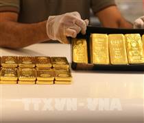 Giá vàng châu Á tăng gần 1% lên mức cao nhất hơn một tuần