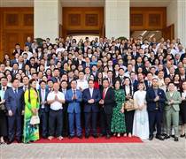 Thủ tướng đối thoại với doanh nghiệp: 'Toàn dân làm giàu', khơi thông động lực kinh tế tư nhân