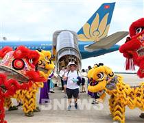 HVN: Vietnam Airlines đón hành khách thứ 350 triệu sau 30 năm thành lập