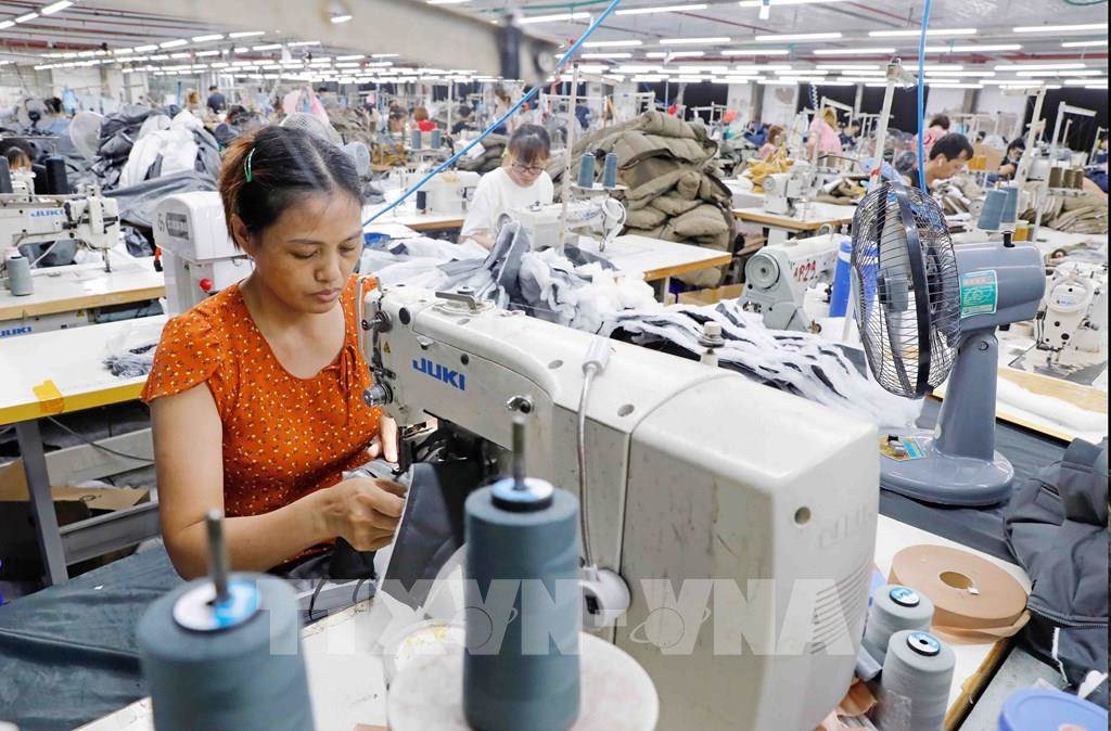 Tái cân bằng cán cân thương mại: Không chỉ là con số