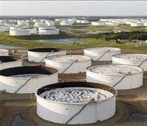 Giá dầu hạn chế đà giảm trước kỳ vọng Chính phủ Mỹ sớm hoạt động trở lại