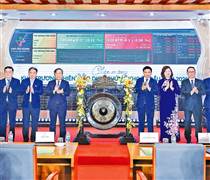 Thị trường chứng khoán: Chọn tăng trưởng nhanh hay tái cấu trúc để đi bền?