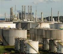 Giá dầu giảm sau đe dọa tăng thuế của Tổng thống Mỹ