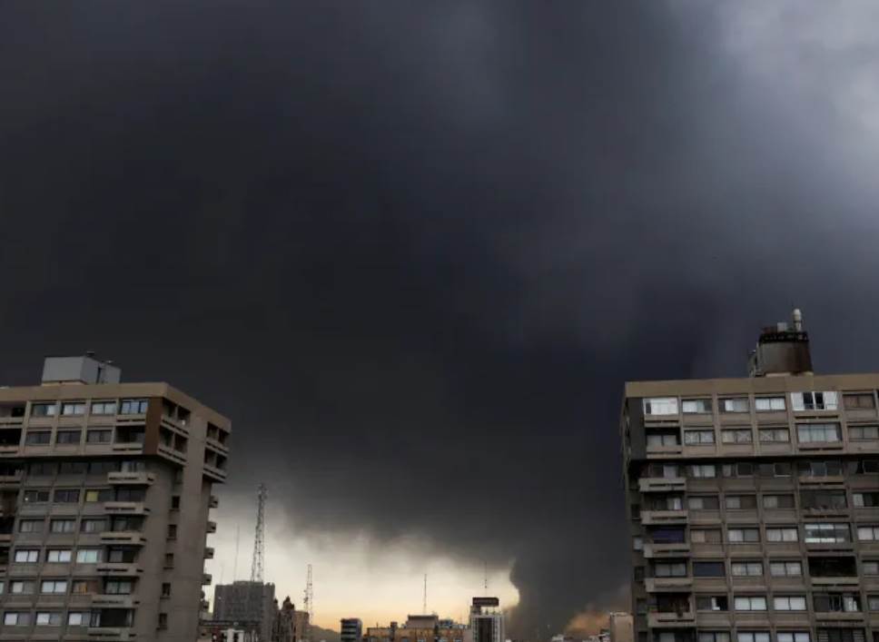 Iran dọa tấn công các cơ sở dầu mỏ khắp Vùng Vịnh