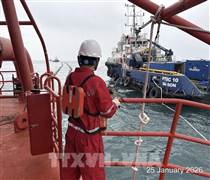 Giá dầu thô vượt 100 USD/thùng, dòng tiền đầu tư nguyên liệu gia tăng