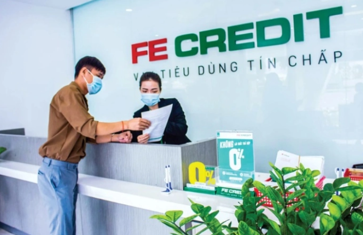 FE CREDIT LÃI CẮT CỔ
