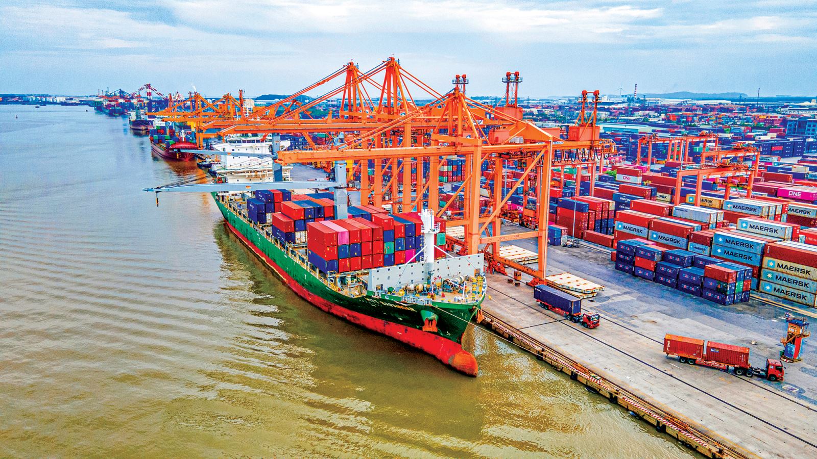 Vận chuyển container đường biển nội địa Sài Gòn – Hải Phòng 