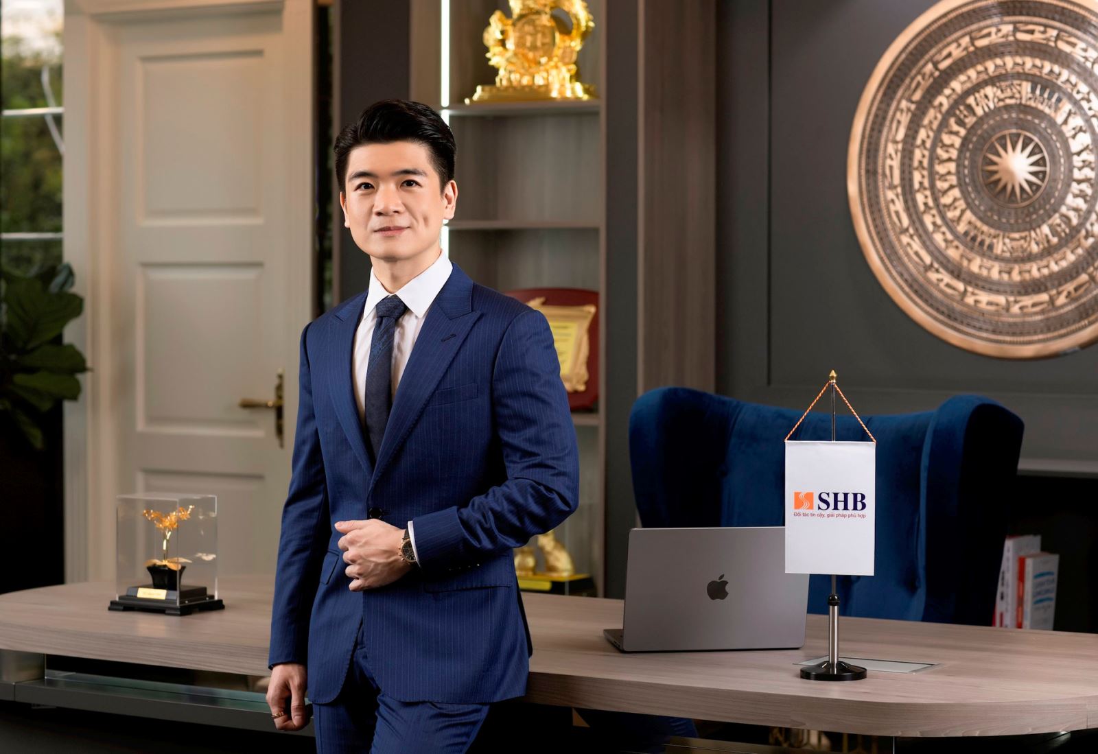 SHB: Thấy gì sau động thái đăng ký mua cổ phiếu SHB của Phó Chủ tịch Đỗ Quang Vinh