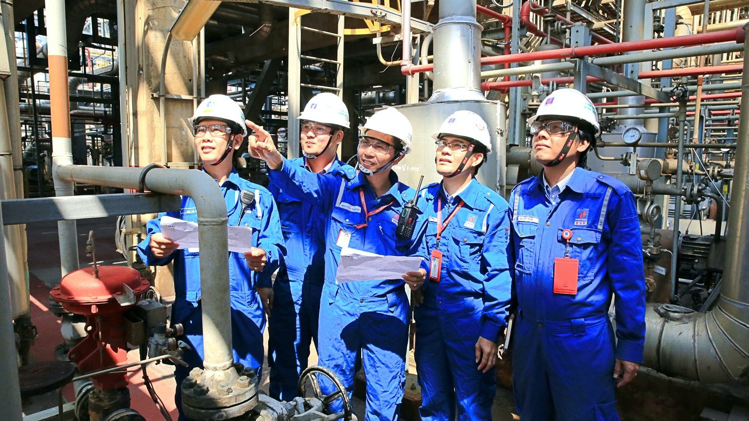 BSR: Sắp giải quyết xong nút thắt cuối cùng cho việc niêm yết HoSE? 5 loc hoa dau binh son bsr sap giai quyet xong nut that cuoi cung cho viec niem yet hose 665dd196da08e