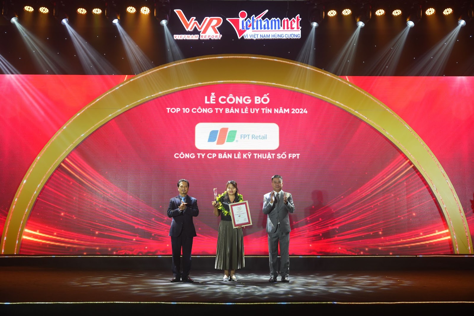 FRT: FPT Retail năm thứ 8 đứng trong top 10 công ty bán lẻ uy tín