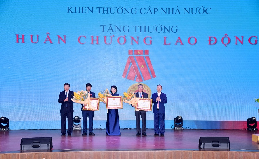 AI NEWS - Nền tảng tin tức chứng khoán