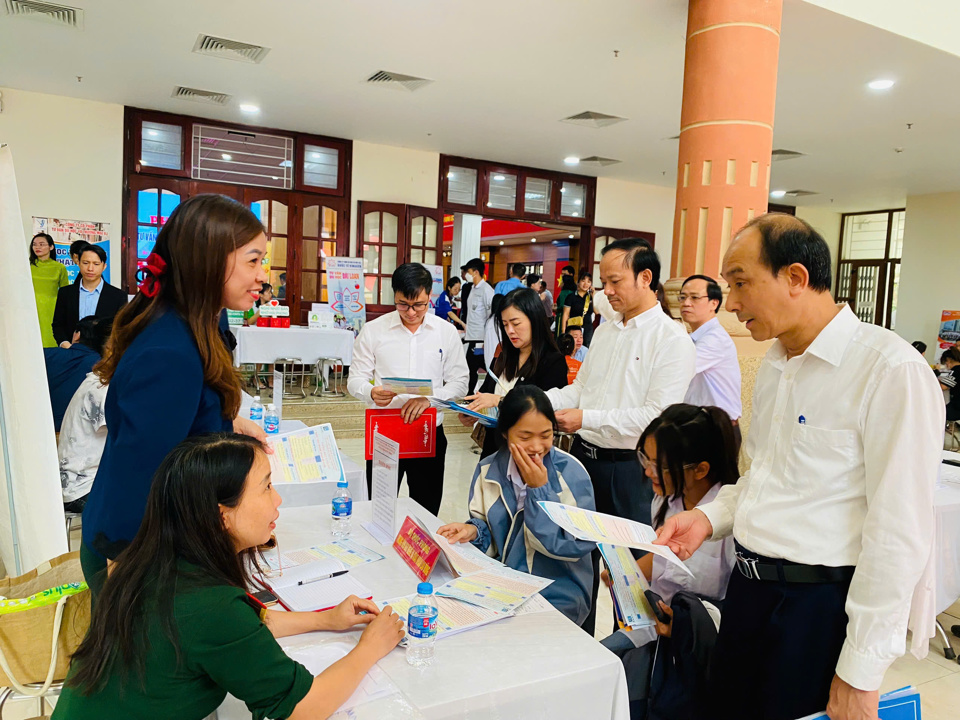 AI NEWS - Nền tảng tin tức chứng khoán