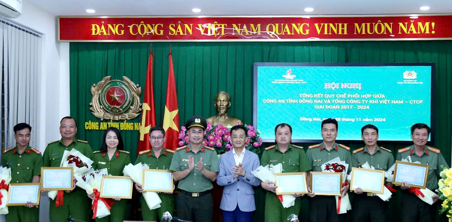 AI NEWS - Nền tảng tin tức chứng khoán
