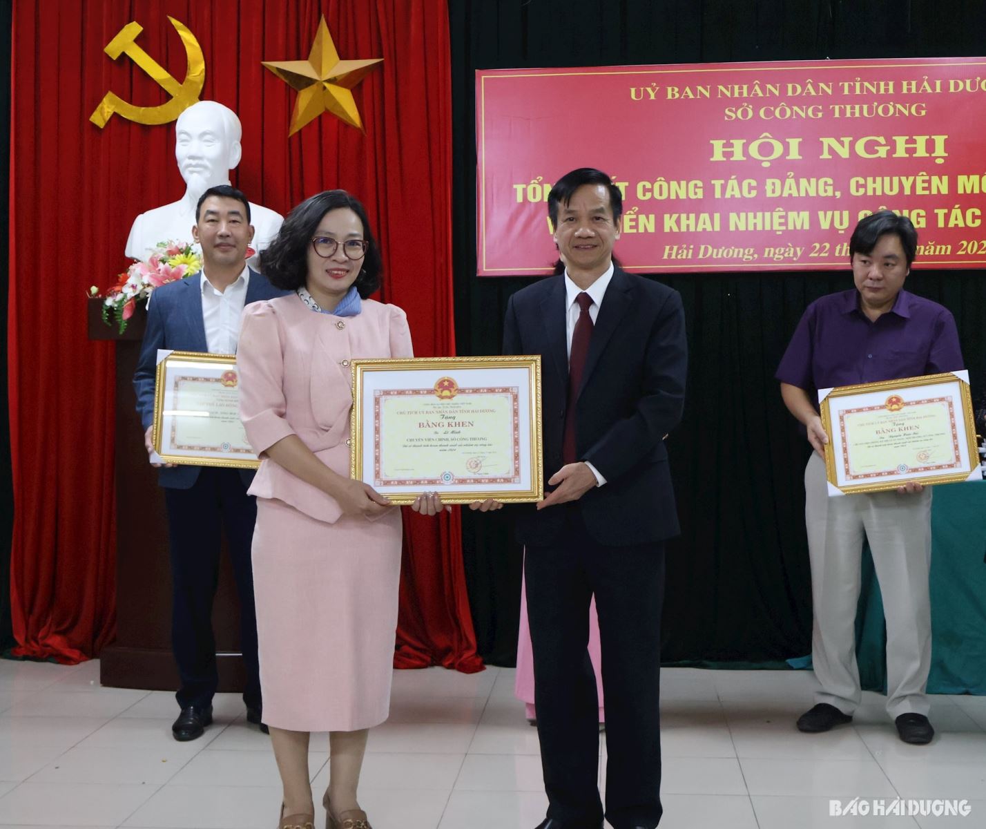 AI NEWS - Nền tảng tin tức chứng khoán