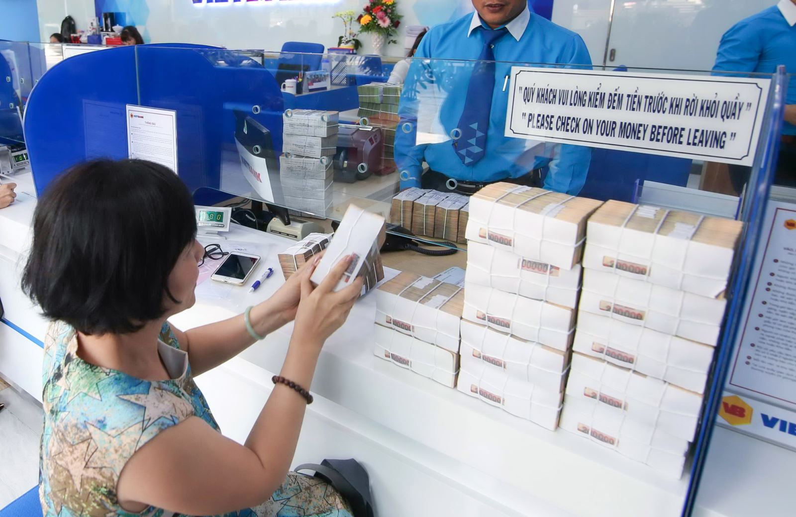 AI NEWS - Nền tảng tin tức chứng khoán