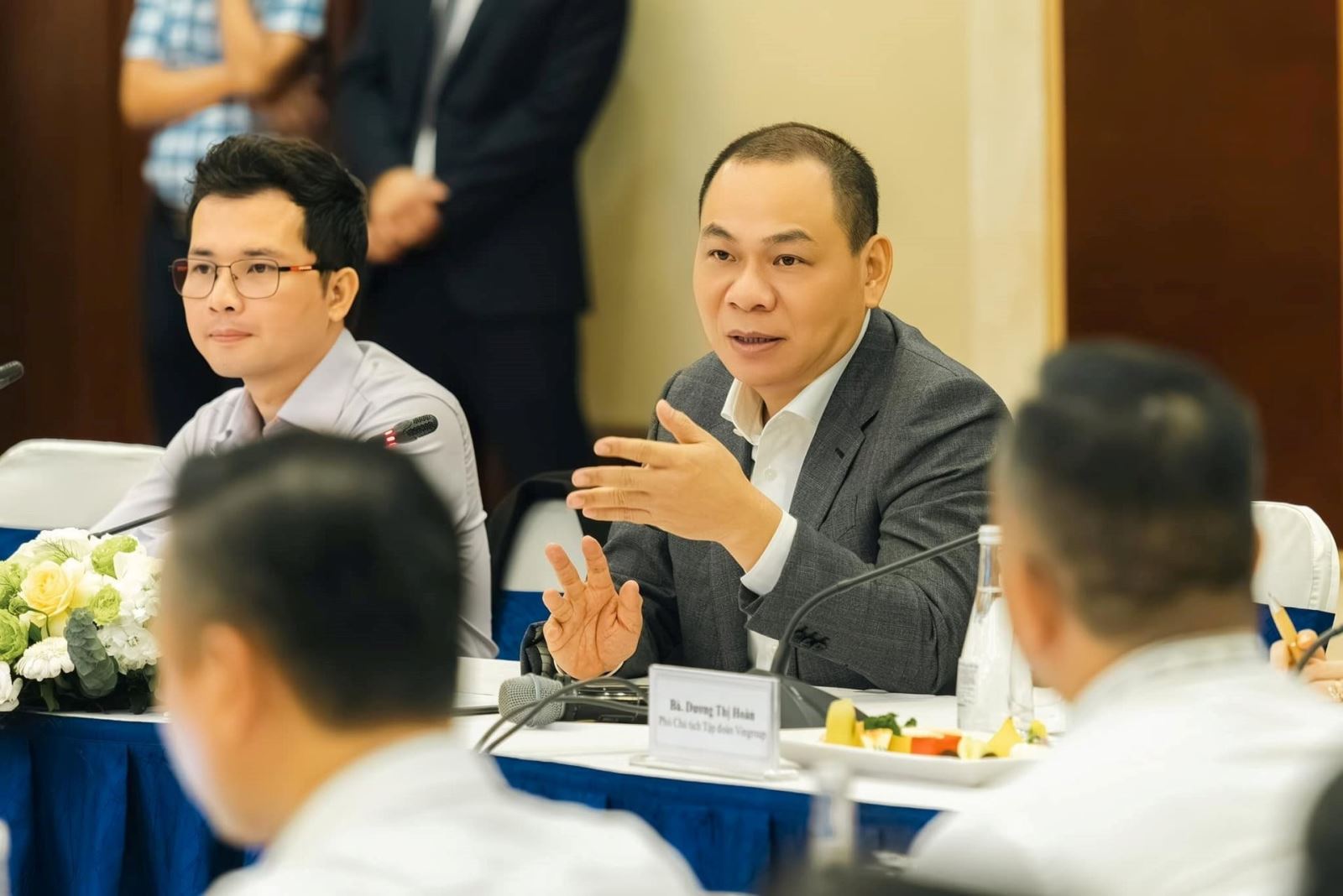 ty phu pham nhat vuong