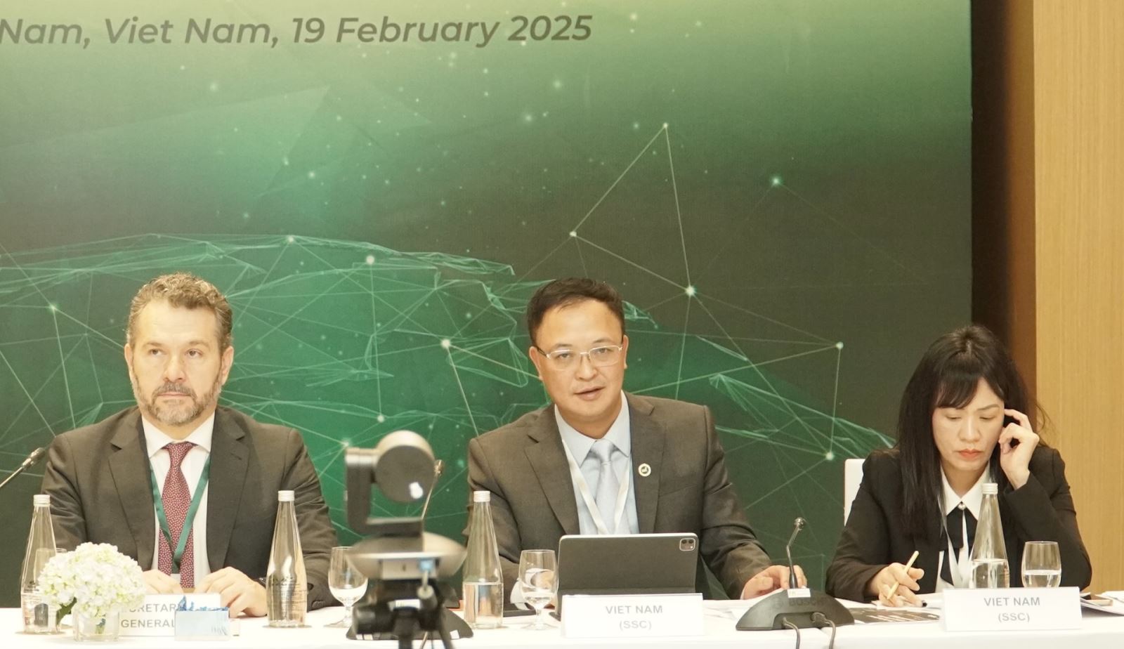 pho chu tich ubcknn bui hoang hai o giua phat bieu tai phien hop