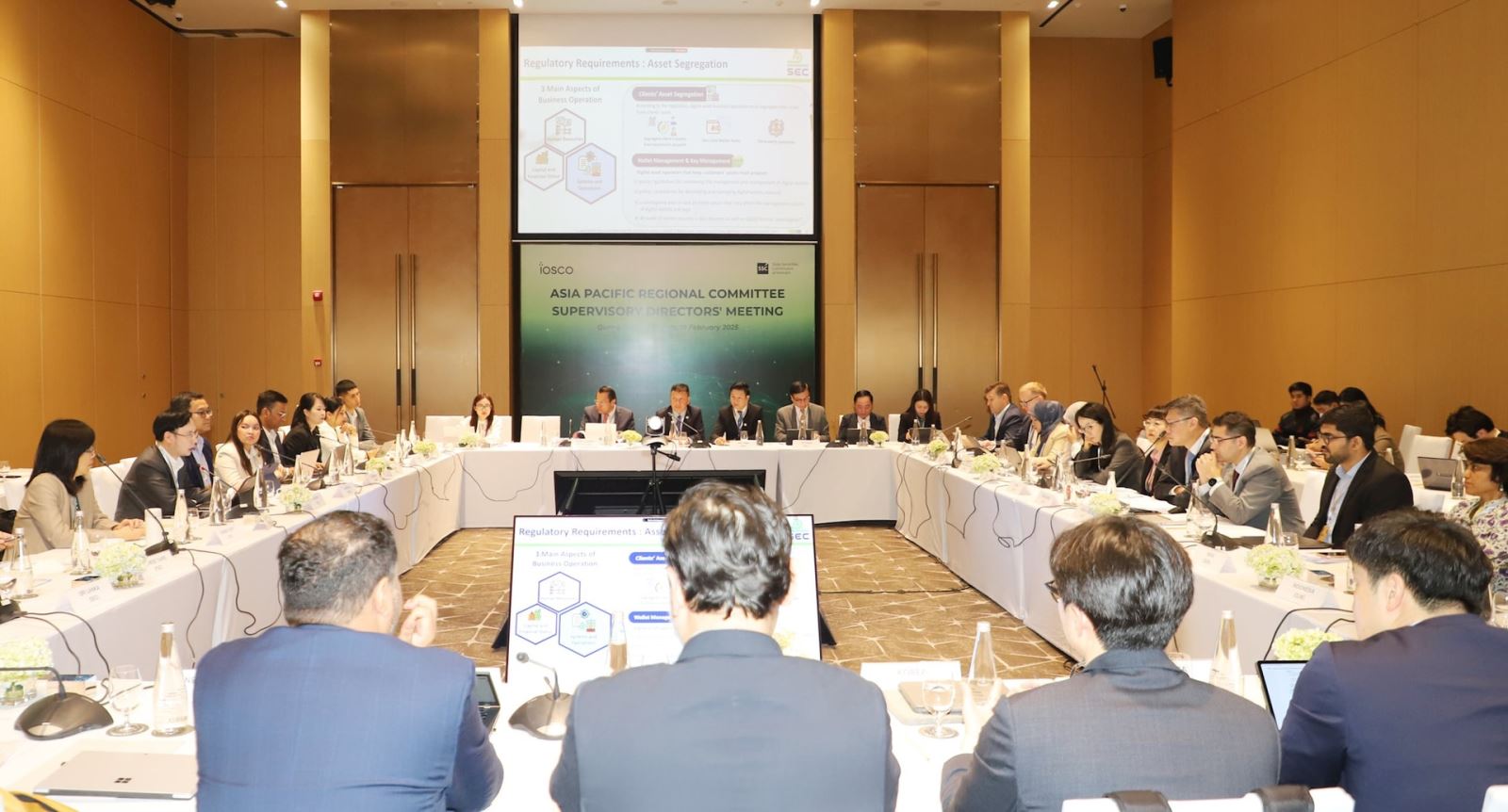 toan canh phien hop chuyen mon ve cong tac giam sat thi truong chung khoan