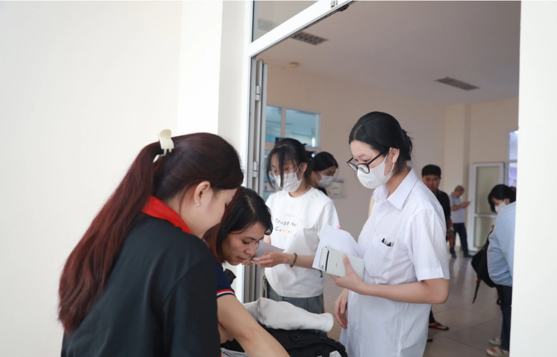 AI NEWS - Nền tảng tin tức chứng khoán