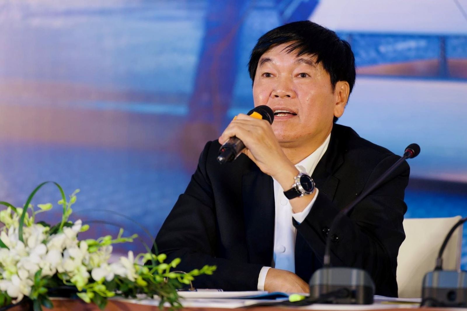 tran dinh long 17448625936331400