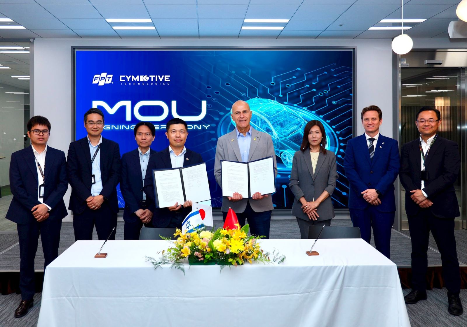 fpt x cymotive mou signing 29 5 25%20(1)