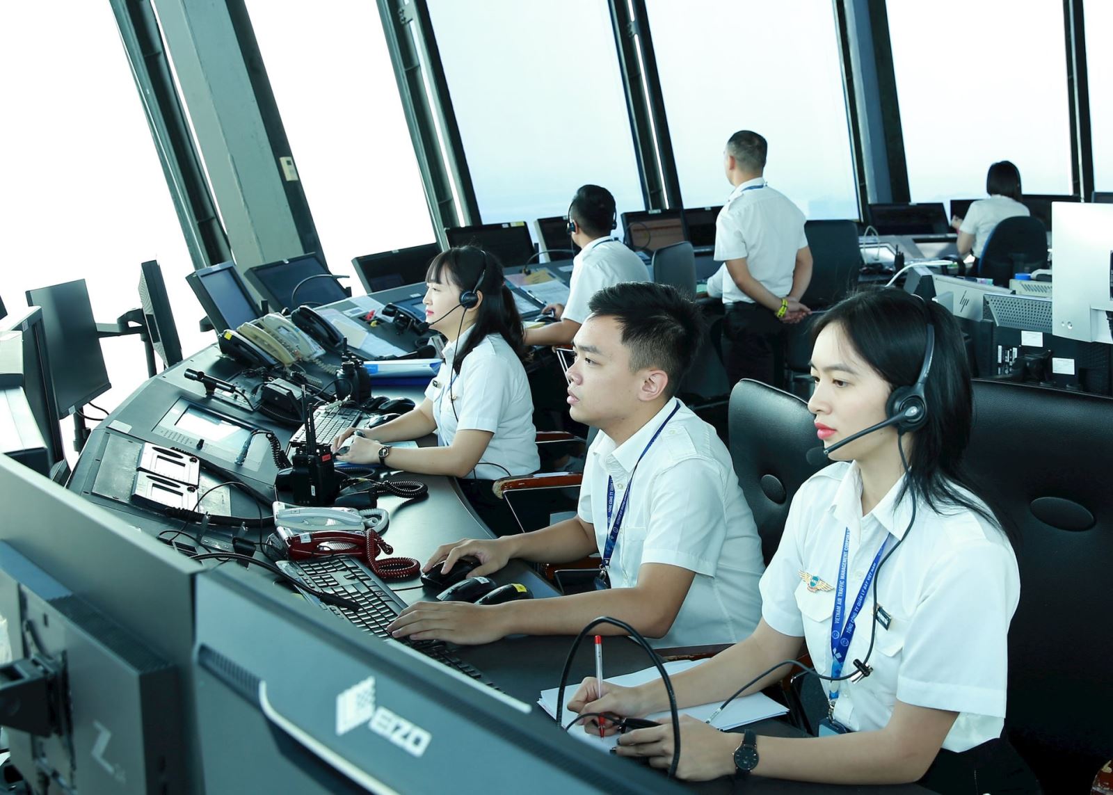 noi bai tet controllers