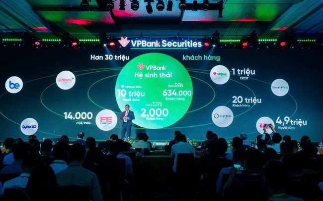 photo1761721578977 1761721579100742565727