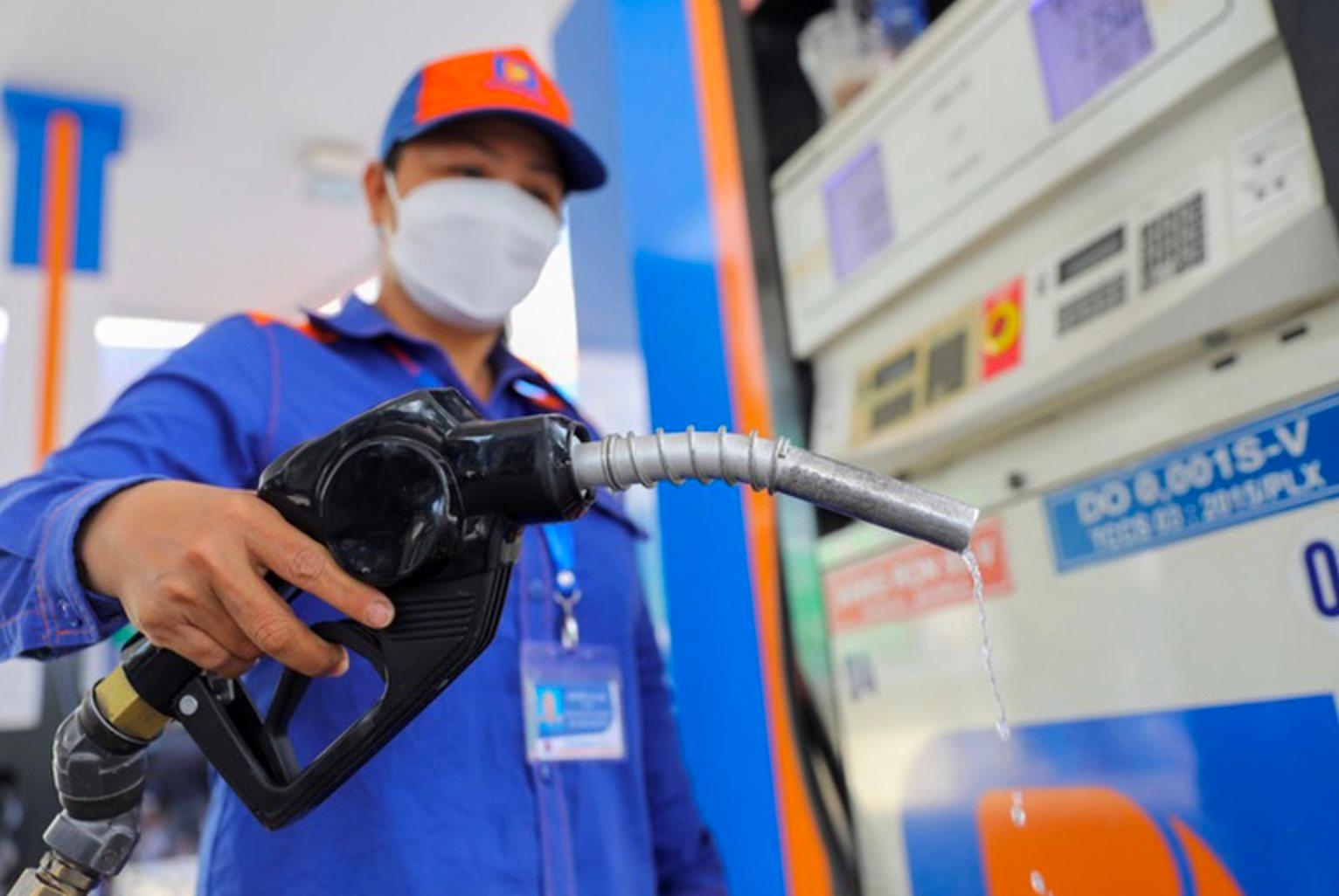 Đề xuất giảm thuế BVMT xăng dầu đến giữa 2026: Giá có thể hạ hơn 1.000 đồng/lít