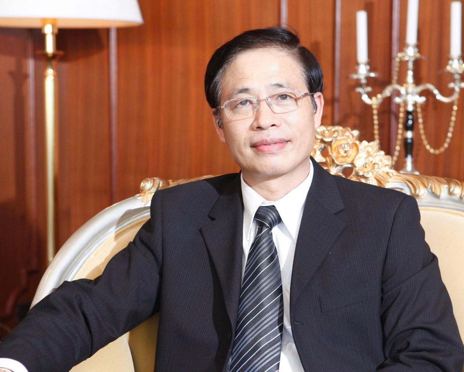 Ông chủ Bảo Tín Minh Châu và phát ngôn từng gây tranh cãi: Người đàn ông thông minh sẽ chẳng bao giờ lấy người phụ nữ thành đạt làm vợ