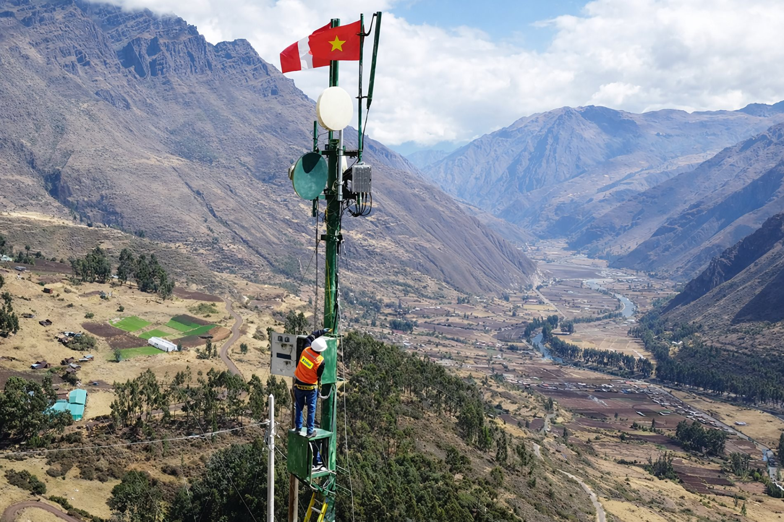 Từ 6 nhân sự, 20 năm tìm 