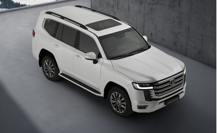 Toyota Việt Nam triệu hồi gần 700 xe sang vì lỗi hộp số