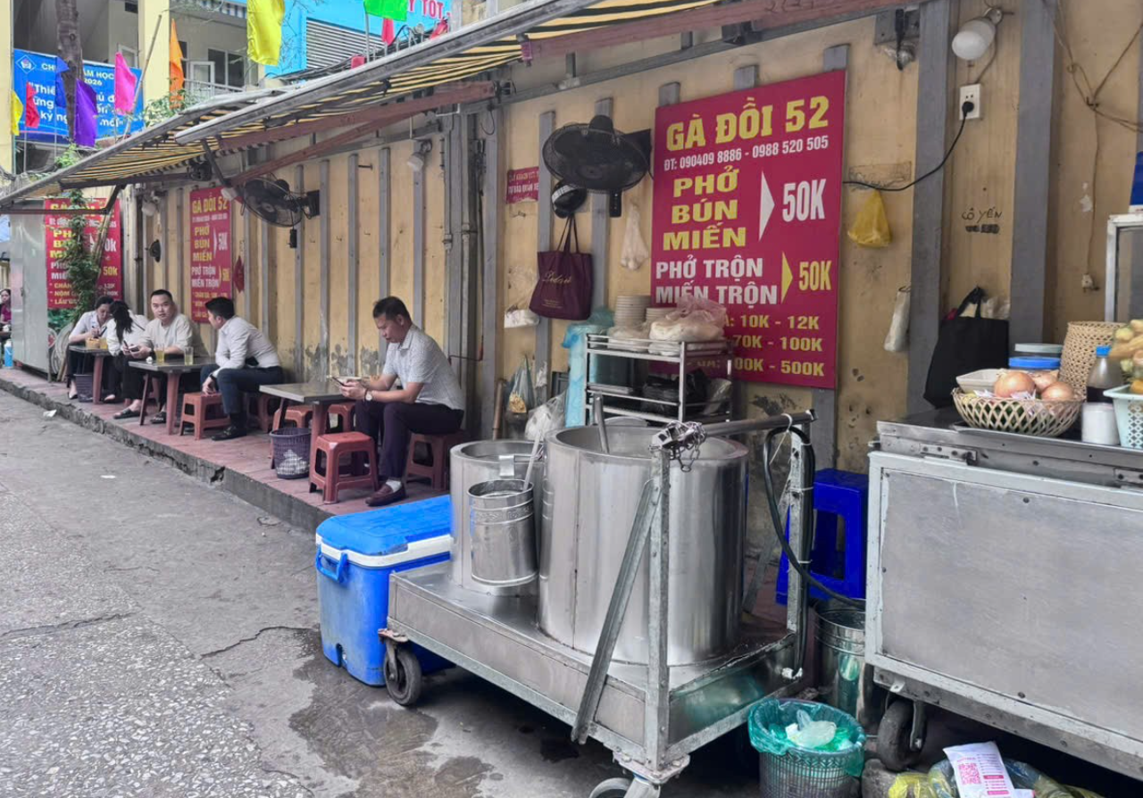 Xăng dầu hạ nhiệt, giá ăn uống vẫn neo cao: Vì sao “khó giảm”?