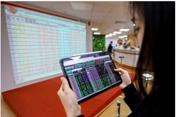 Kịch bản hạ nhiệt xung đột địa chính trị, nhóm ngành nào hưởng lợi?