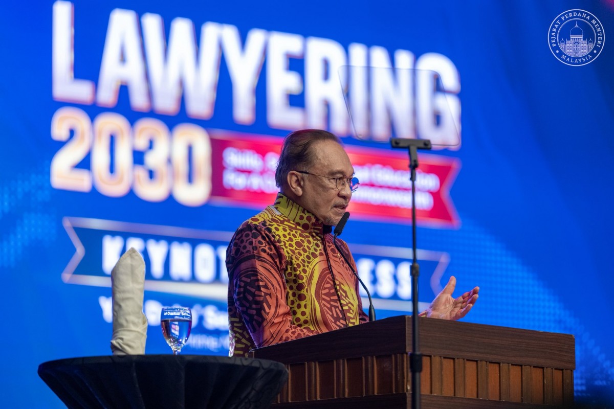 Malaysia sắp yêu cầu công chức làm việc tại nhà để tiết kiệm năng lượng