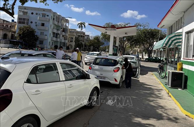 Nga tiếp tục chuyển dầu hỗ trợ Cuba