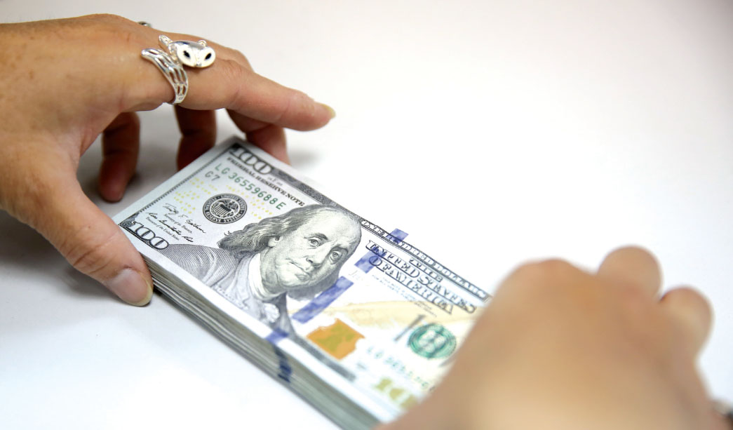 Dẫn dắt tăng trưởng – Tài khóa thay tiền tệ?