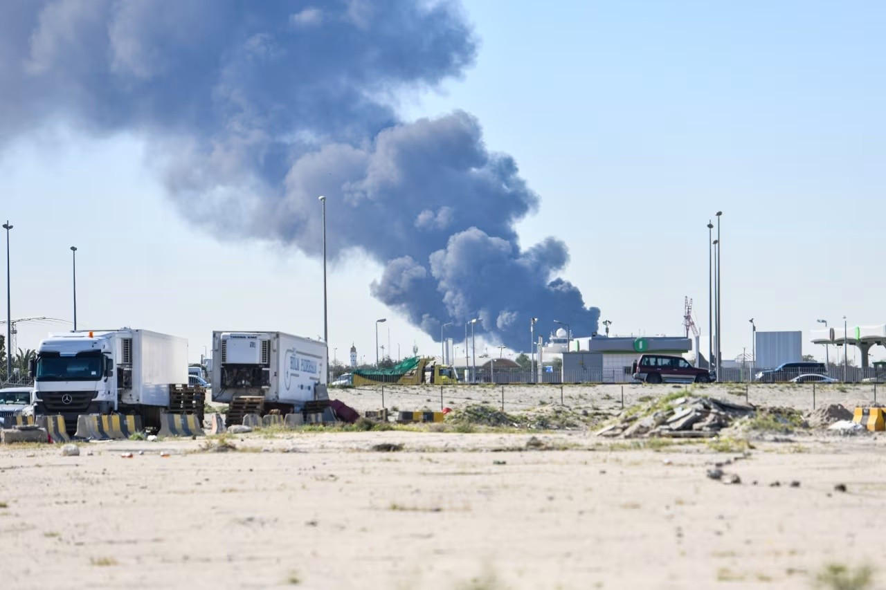 Các nước vùng Vịnh chao đảo vì 'mưa hỏa lực' của Iran