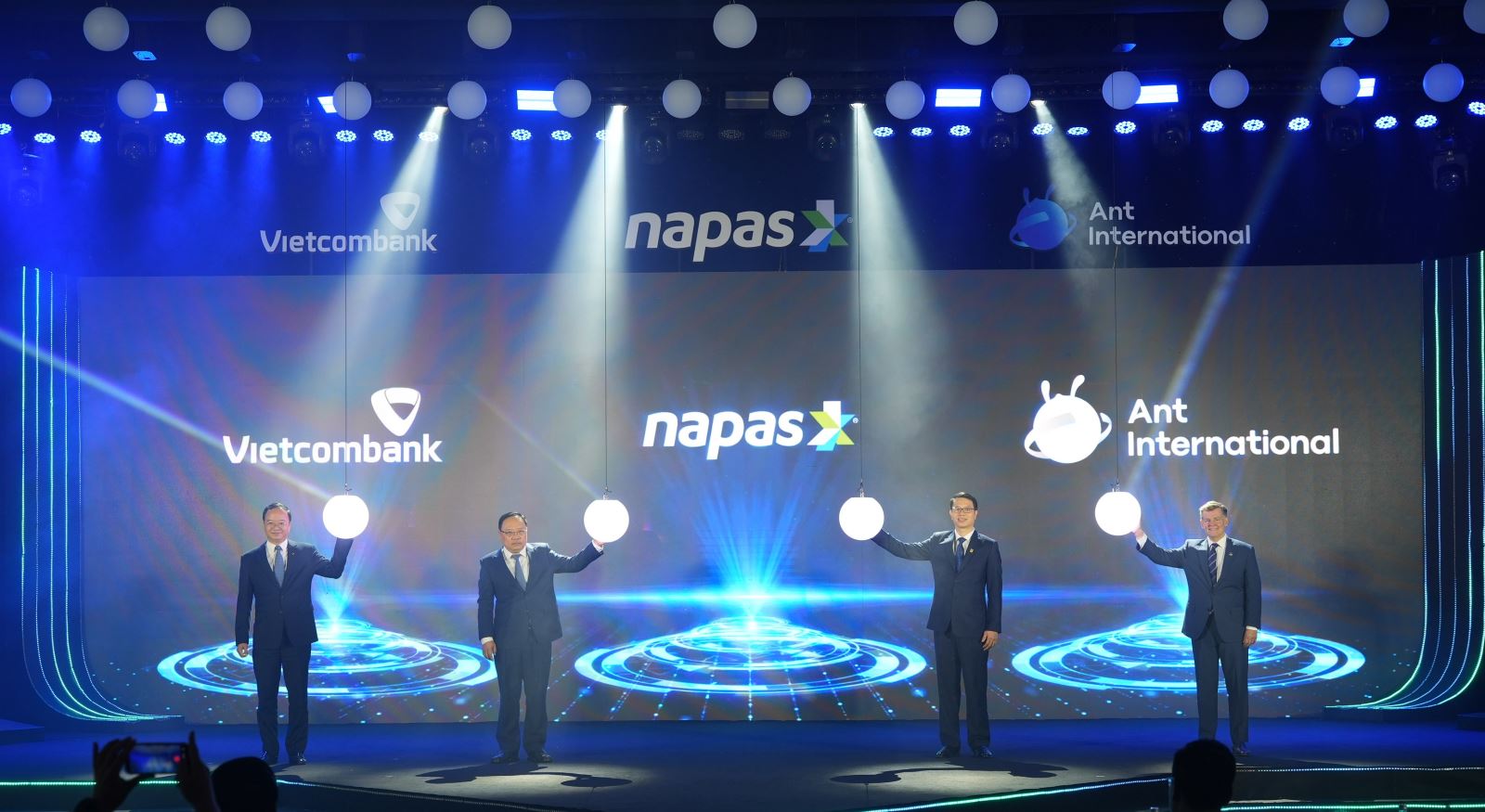 Mở rộng thanh toán qua mã QR giữa Việt Nam và Trung Quốc