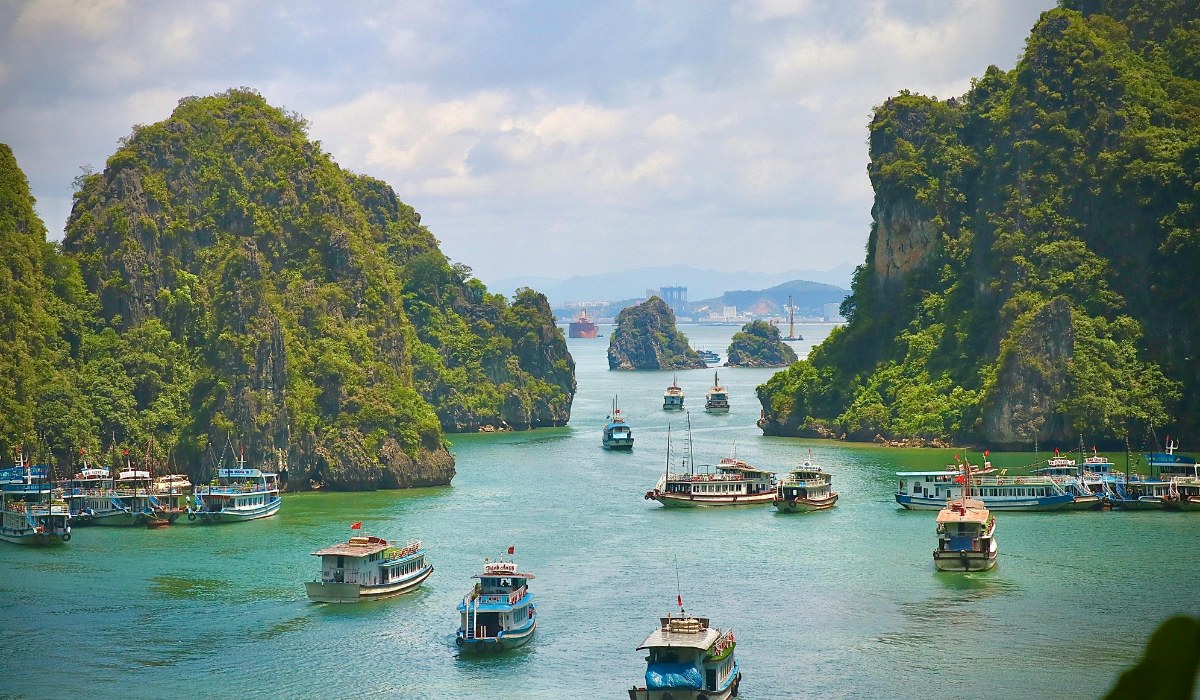 Thông tuyến du lịch tham quan vịnh Hạ Long và vịnh Lan Hạ