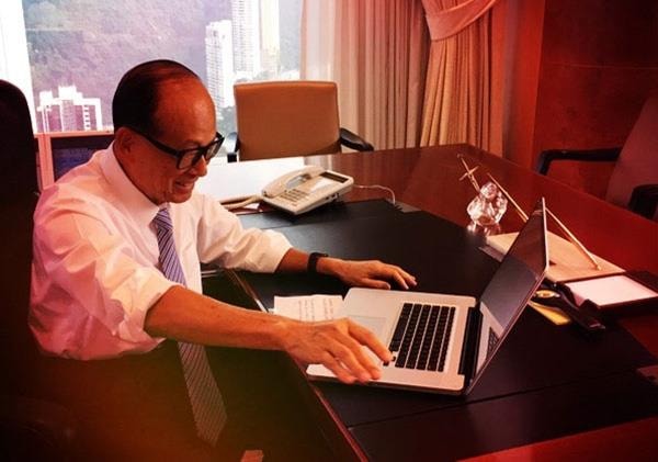 Tỷ phú Lý Gia Thành chỉ cách 