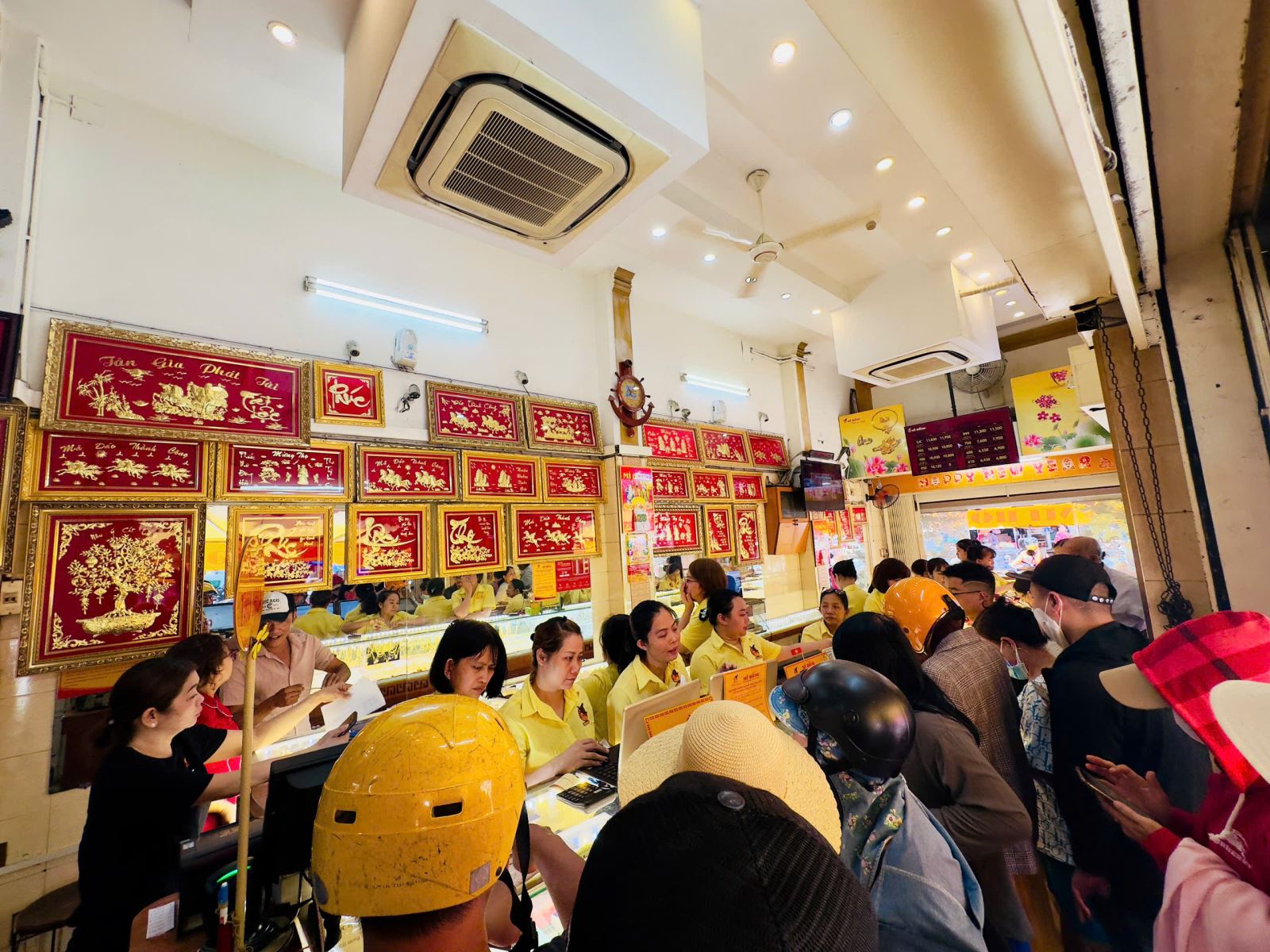 Hàng tấn vàng ‘nằm im’ trong dân đang làm nghẽn dòng vốn nền kinh tế