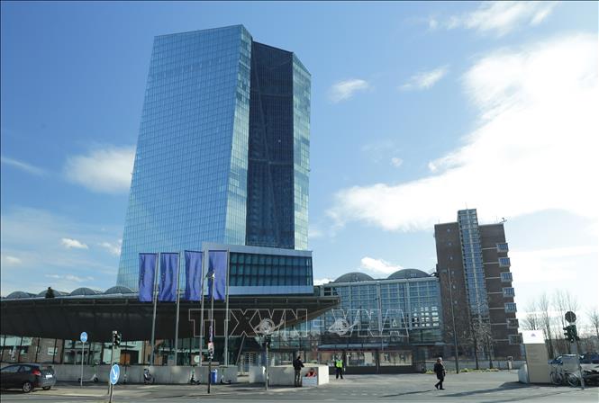 ECB cân nhắc quyết định về lãi suất