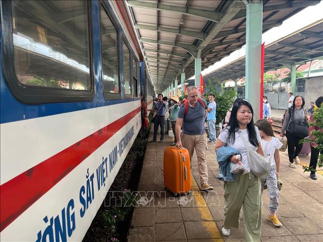 Ngành đường sắt chạy thêm tàu khu đoạn phía Nam dịp lễ 30/4 - 1/5