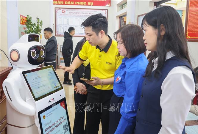 Lấy dữ liệu làm trung tâm, công nghệ làm công cụ chuyển đổi số