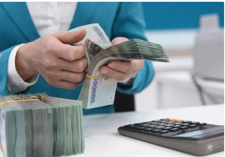 Cuộc đua lãi suất 9%/năm: Nên gửi tiền ở đâu để tối đa lợi nhuận?