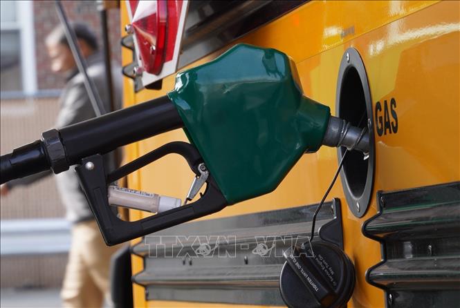 Giá dầu leo thang trước thời hạn chót của Mỹ dành cho Iran