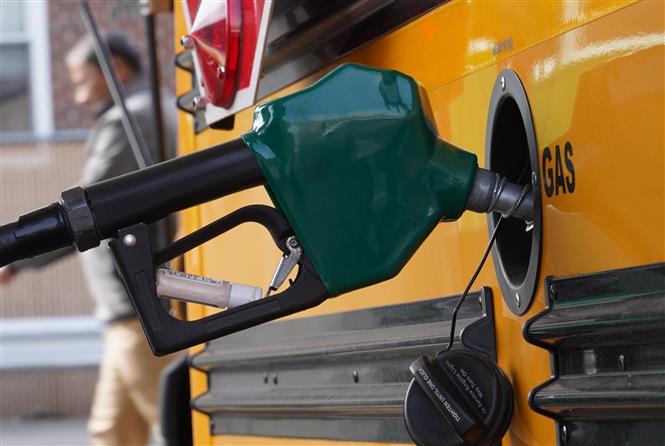 Áp lực giá dầu cao đối với người tiêu dùng và thị trường bất động sản Mỹ